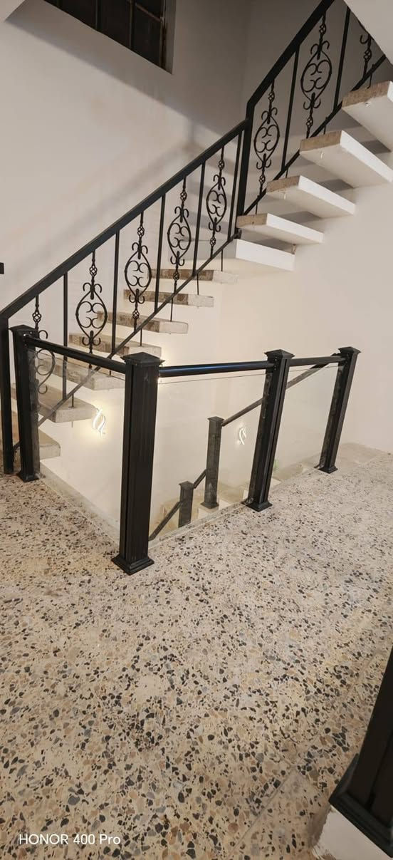 🌹 جـــــــوهــــــرة بــــغــــداد 🌹
 للمـحجـرات المـلكيـة والـزجاج المـقسى للالمنيوم والمـحجـرات التركيـه :

لعمل وتركيب كافة المحجرات الجام والانواع الاخرى.. 
يسرنا ان نعرض لكم منتجاتنا من المحجرات الألمنيوم والجام المقسى 10 ملم مسكرت ضد الكسر المميز بتصميماته الجذابة والفريدة وبأنسب الأسعار.

#كوادرنا تحت أشراف👷مهندسين مختصين في مجال الألمنيوم والجام المقسى وذو خبرة لا تقل عن 20 سنه

🔥محجر درج جام 10 ملم مسكرت 🔥

نضام دنك الارتفاع متر سم 
$ سعر المتر 65 الف
$سعر الدنكه 60 الف

🔥محجر بلكونه جام 10 ملم مسكرت 🔥

نضام دنك الارتفاع 50 سم 
$ سعر المتر 55 الف
$سعر الدنكه 50 الف

 🔥محجر درج جام 10 ملم cnc قطع 🔥
 قبضة دائري 
$ سعر المتر 58 الف
$سعر الدنكه 58 الف

🔥محجر درج cnc حديد 🔥

قبضة مربع او دائري بكيفك 
$ سعر المتر 80 الف
$سعر الدنكه 70 الف
#ملاحضة؛؛؛ 🔥ضمان محل 100٪🔥

#ملاحضة.. بدون مقدمه او عربون تضمن حقك
#اعمالنا كافه المحافضات الحبيبة
#فقط تنضاف كروه على ابو البيت
#وللاستفسار بأمكانكم التواصل معنا  على
#الهاتف  او على #الواتساب 
#الهاتف *********** ☎️☎️
#الواتساب *********** 
#عنوان حي اور تقاطع الفلسطيني بتجاه نادي النفط📌
