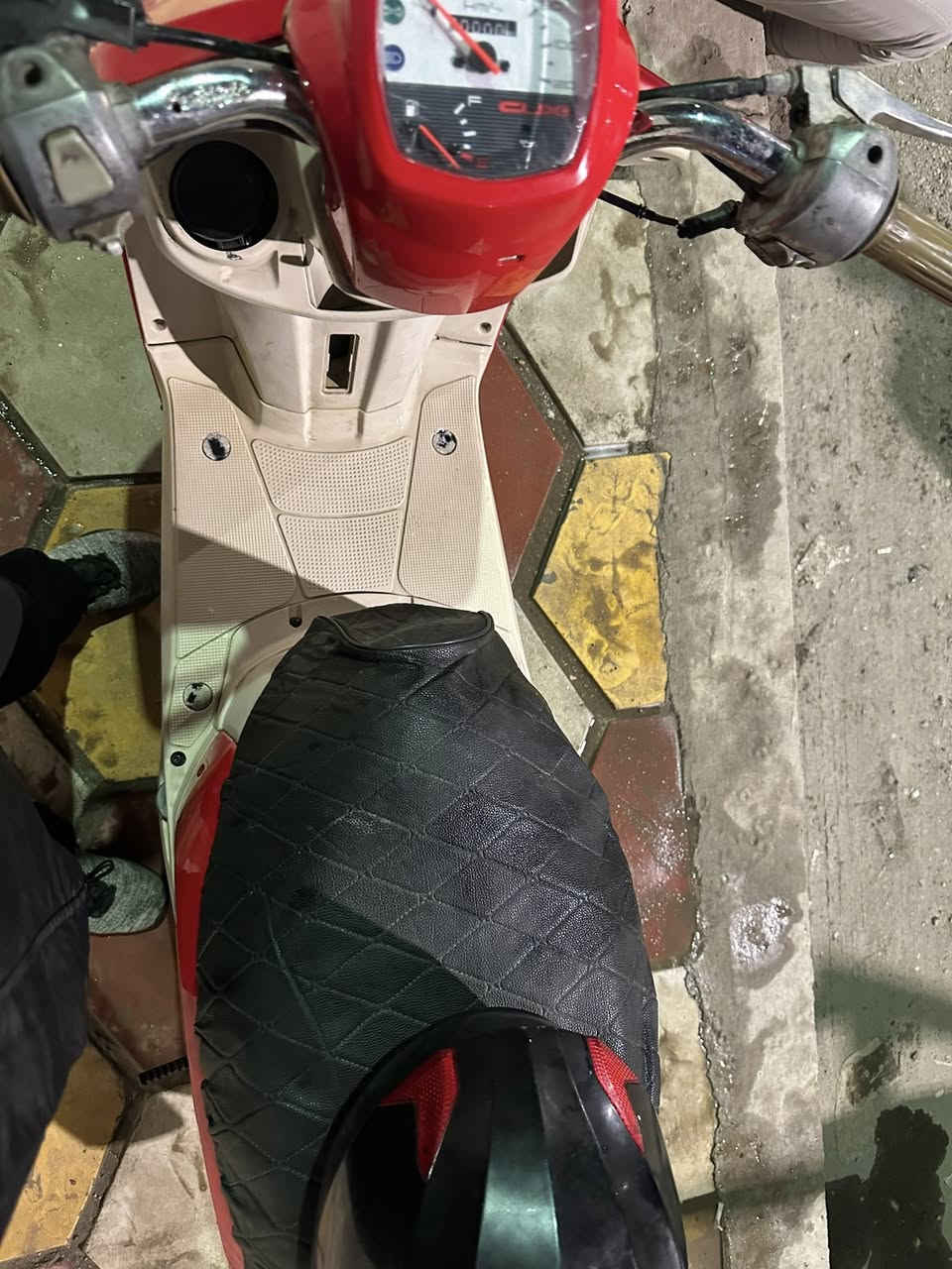 للبيع دراجة بوليسية
نظيفة جدًا 
مفتوحة فقط، مبدّل كرنك
الدراجة جاهزة من كل شي وما تحتاج صرف

 السعر: 750 ألف
 بيها مجال بسيط للشراي
 المكان: الجنينة
 التواصل خاص فقط
***********
