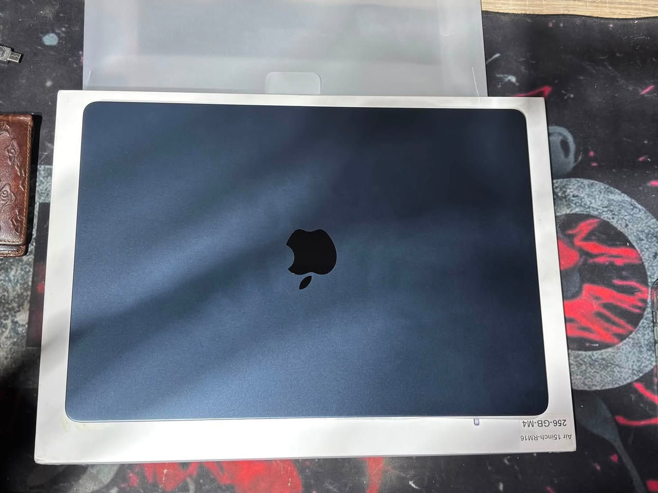 السلام عليكم 

Mac book air 
M4 
16 gb ram
256gb 
15.6 
🔋 100% 
23  شحنة
نقص شحانة فقط والجهاز يشحن على اي شاحنة تايب سي نوعيتهة زينة 

مليون و ٥٥٠ مجال بسيط للشراي  
التواصل على الواتس اب فقط 
***********
