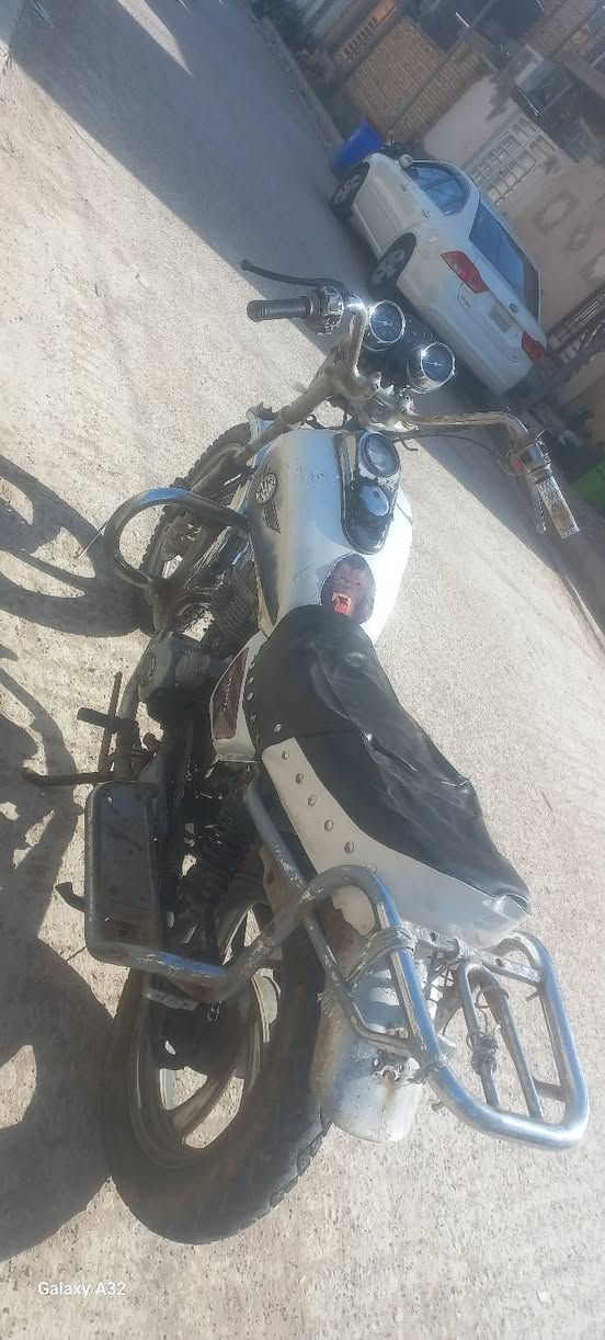 سلام عليكم مديل 15 جونده للبيع جاهزه نقص باتري ولايت خير من الله كل نقص مابيه بدون اوراق اوراق ضايعه سعر275 مكاني كوت ***********
