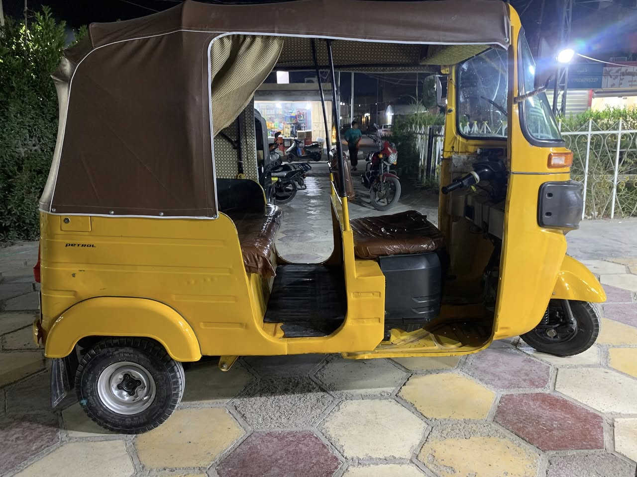 تكتك 20شهر11بس دوس معمره وباقي مكفول تجفيت جديد شركه كلجات جديده تخم تاير جديد رقم وسنويه تحويل ثاني يوم مكاني الكوت السعر 6500وبيه مجال خاص مفتوح


**إذا كنت صاحب هذا الإعلان وتريد حذفه لأي سبب، رجاءا أرسل رسالة إلى الدعم الفني**