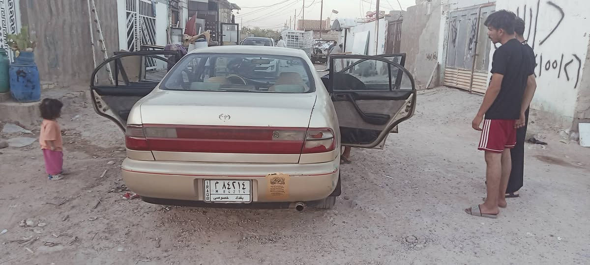 كرونه نفخ موديل 93 رقم بغداد راعيه موجود بالنجف والسياره نجف صبغ حزام سياره نضيفه وخير من الله حداديه حلوه ناعمه مامطلوبه ولاربع ب35 وبيه مجال للشراي 
رقم ***********
