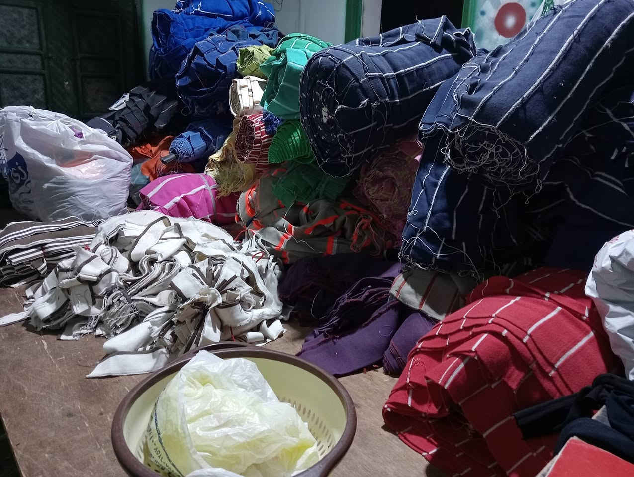 يوجد لدينا لياقات وأساور قطن تركى مستورد للتيشرت والترنج من مقاس 38 إلى مقاس 42 وزن 2 طن .
للتواصل على أرقام 0102052***********8178


**إذا كنت صاحب هذا الإعلان وتريد حذفه لأي سبب، رجاءا أرسل رسالة إلى الدعم الفني**