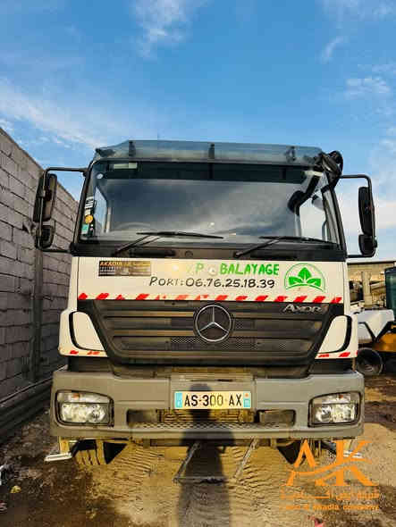 🔸 شركة أرض أكــاديـا 

• مكنسة مرسيدس (شافطة ) ( مكنسة شارع )
• وارد : المانيا 
• المواصفات : كنس  جهتين + وسط ، شفط يمين يسار خلفي فاكيوم  ، كامرة  ، مرشات ماء ،  
• الحالة :  نظيف جداً مباشرتاً الى العمل 
• الموقع : بغداد النهضة شارع الظلال 
• للتواصل : ***********
