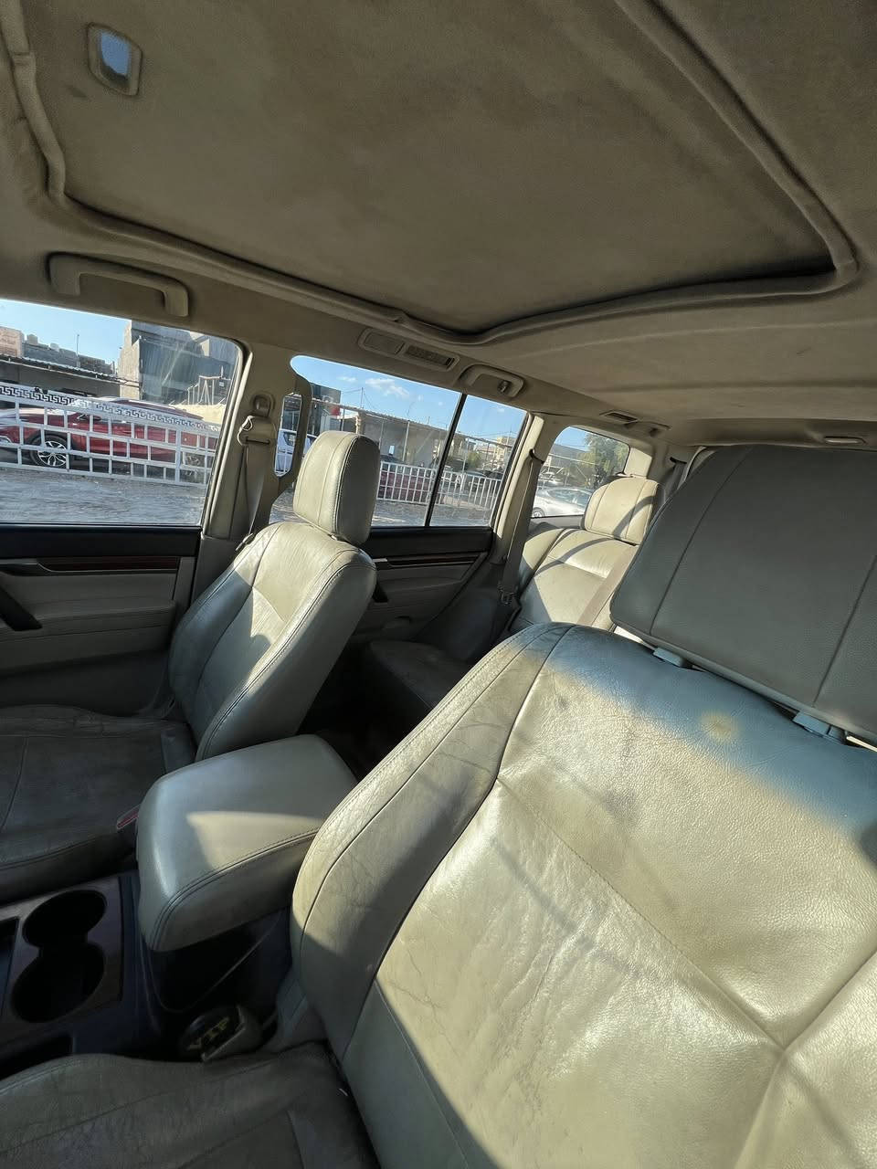 السلام عليكم للبيع باجيرو حبتور 2009 حجم المحرك 3800  رقم بغداد الجديد لون ابيض صدفي السياره نضيفه مال بيت خليجي فور ويل كشنات جلد كهربائي تدفئه تبريد مسجل دمام اشاير بل مري شفط  فتحه تبريد ثلاث قطع حساسات خلفيه السياره خير من الله بيها صبغ اربع اصابع والجاملغ الخلفي بارد الباقي مكفول السعر 127 هاتف ***********
مكان السيارة بابل
