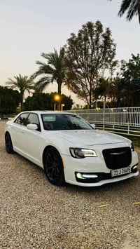 كرايسلر 300 • ٢٠١٥ • الديوانية