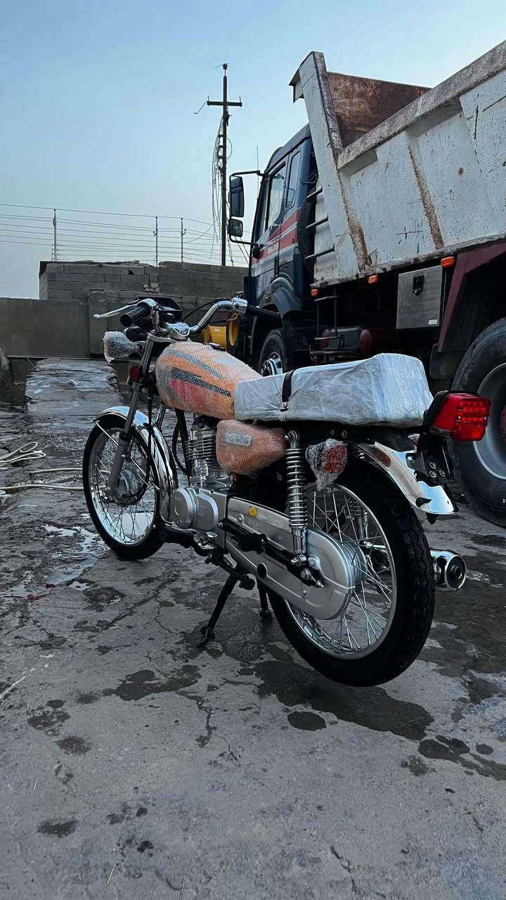 سلام عليكم دراجه للبيع موديل ٢٠٢٥ وصل وكيلها سيد جعفر مكفوله من كلشي مكينه ما مفتوحه الدراجه حلوه ما متعوبه للستفسار *********** غير متواجد على الفيس
