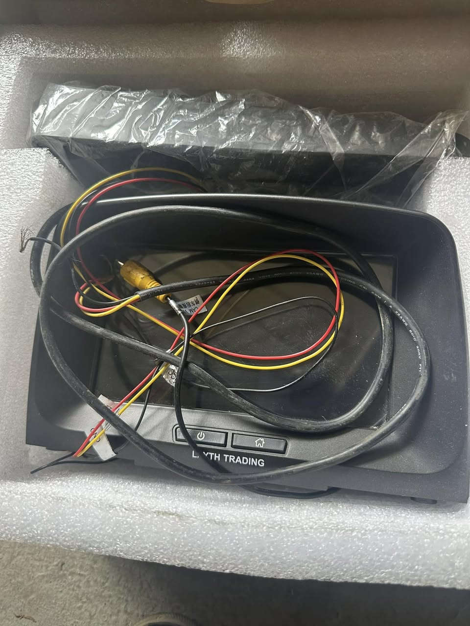 شاشه بنكو 
مسجل تاب وشباك دشبول 
وقاعده فلاش للبيع اي استفسار اتصل وتدلل ***********
