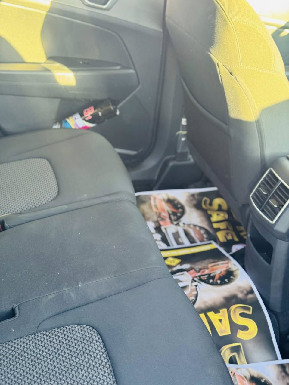 السلام عليكم كيا سبورتج ٢٠٢٥دخول جديد تترقم جميع المحافظات عدا الاقلم حادث فقط الجنطه ومبدل جنطه اصليه بدون صبغ السياره مواصفات السياره عاديه سويج مو بصمه شاشه متصله تحديد مسار حساس كامره خلفيه رادار امامي  للبيع للاستفسار الاتصال ***********
