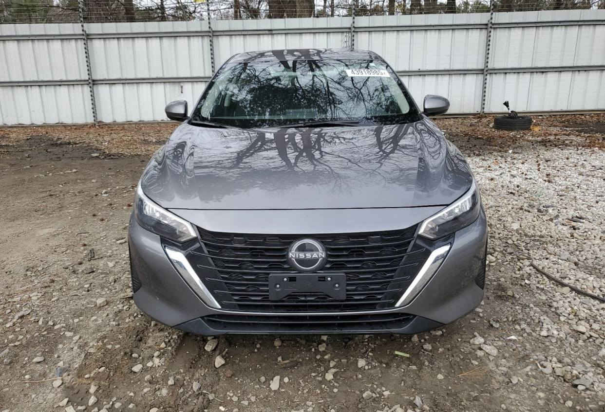 السلام عليكم 
سنترا S 2024 
مكينه 2000
 السياره بااسمي  رقم سليمانيه تحويل مباشر 
مواصفات s بصمة تشغيل
شاشة ايباد تدعم كار بلي
كامرا خلفية دواره 
حساس خلفي 
رادار امامي خلفي جانبي 
فول تحكم استيرن جهتين
كروز سرعه وتحديد مسار قيادة آليه
توقف ذاتي 
نقاط عمياء 
ماشيه 30 ميل 
السياره كلين بدون حادث مكفوله كفاله عامه صور الحادث بالمنشور ...
للاستفسار الاتصال 
*********** بغداد, العراق
