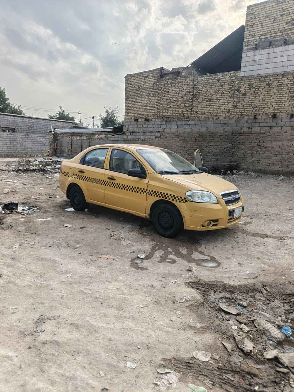 السلام عليكم افيو ٢٠٠٩
مكينه مفتوح ما مؤسسه السيارة جديده بمعنى الكلمه مكينه كير عادي حداديه تخم تاير تبريد  كهربائي  السياره حلوه بيه بس جاملغ جه الصدر مبدل الباقي مكفول  عنواني حله بادر ٢
 ***********
