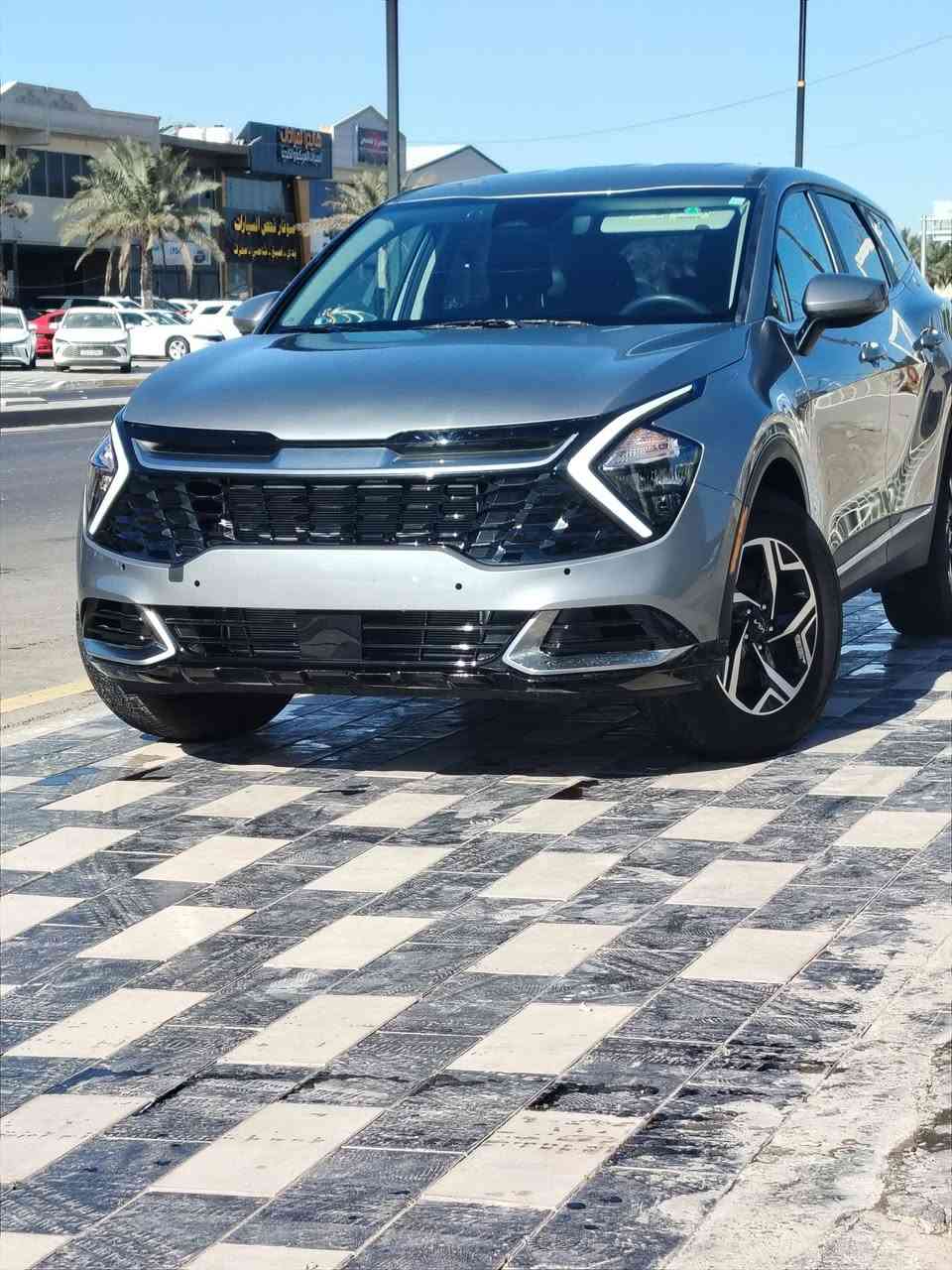 السلام عليكم كيا سبورتج موديل 2024 وارد امريكي حادث جاملغ بنيد مبدل فقط بدون رقم مواصفات السياره تحكم اربع جهات شاشة لمس كامرا خلفية رادار امامي رادار جوانب كراسي تدفا قطعتين تبريد حساسات خلفية أنظمة قياده ويلكب 17 محرك 2500  للاتصال على رقم *********** مكان بغداد زعفرانية يم جسر
