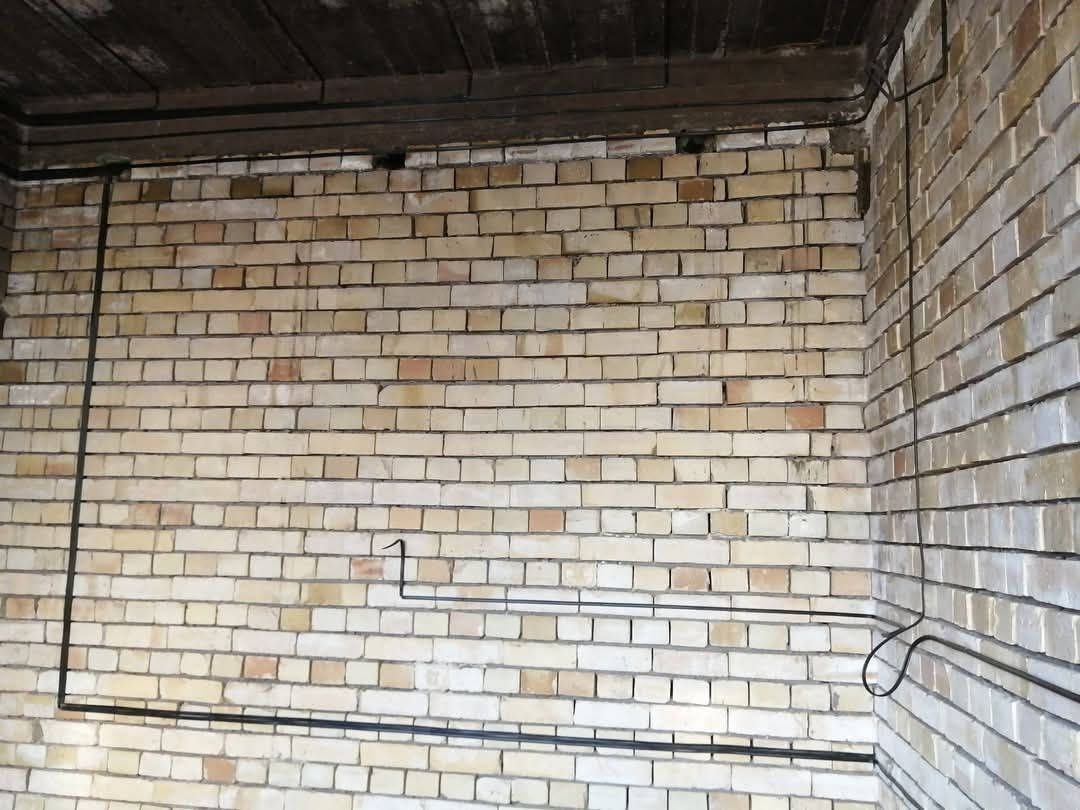 سلام عليكم كهربائي متفرغ من بغداد اشتغل بوري سمنز رقمي *********** ورزق ع الله واتساب ***********
