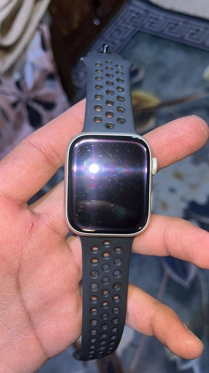 ساعة ابل نايك جيل 7 كلش نظيفة 
كارتونه وياها السير الاصلي وسير اضافي رايدها 150 قفل


**إذا كنت صاحب هذا الإعلان وتريد حذفه لأي سبب، رجاءا أرسل رسالة إلى الدعم الفني**