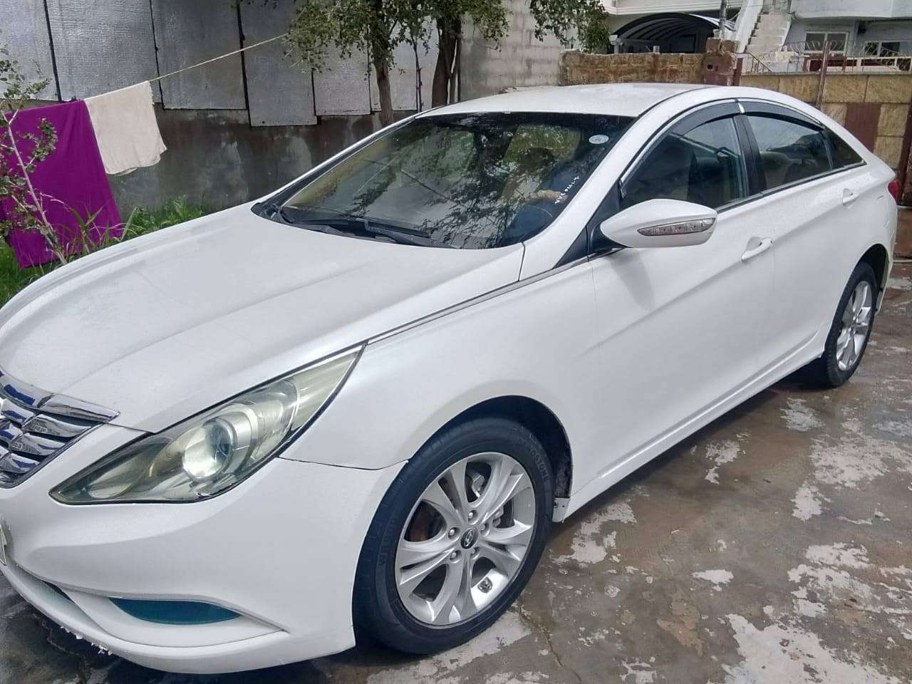 HYUNDAI SONATA 2012 
عربي/ کوردی 
عربي 
هيونداي سوناتا موديل ٢٠١٢ خليجي داخل أصفر السونار موجود بصور ماشيه ( ١٧٠ ) ألف كم كير والمحرك بشرط رقم اربيل هزة و السنوية جديد حتى ٢٠٢٨ مواصفات معروف سيارة جاهزة و بدون نقص . 
مكان : كلار - سليمانية 
سعر : ( ١١٠ ) ورقة 💸
رقم تلفون : ( *********** ) 
کوردی 
هیۆندای سۆناتا مۆدێل 2012 خەلیجی ناو زەرد سۆنەرم داناوە ( 170 ) هەزار کم ڕۆیشتوە گێڕ و مەکینەی بەشەرت ژمارە هەولێر هەزە و سەنەوی نوێیە تا 2028 سەیارەیەکی خاوێن و بێ مەسرەفە .
شوێن : کەلار - سلێمانی 
نرخ : ( 110 ) گەڵا 💸 
ژ.م : ( *********** ) كالار, السليمانية
