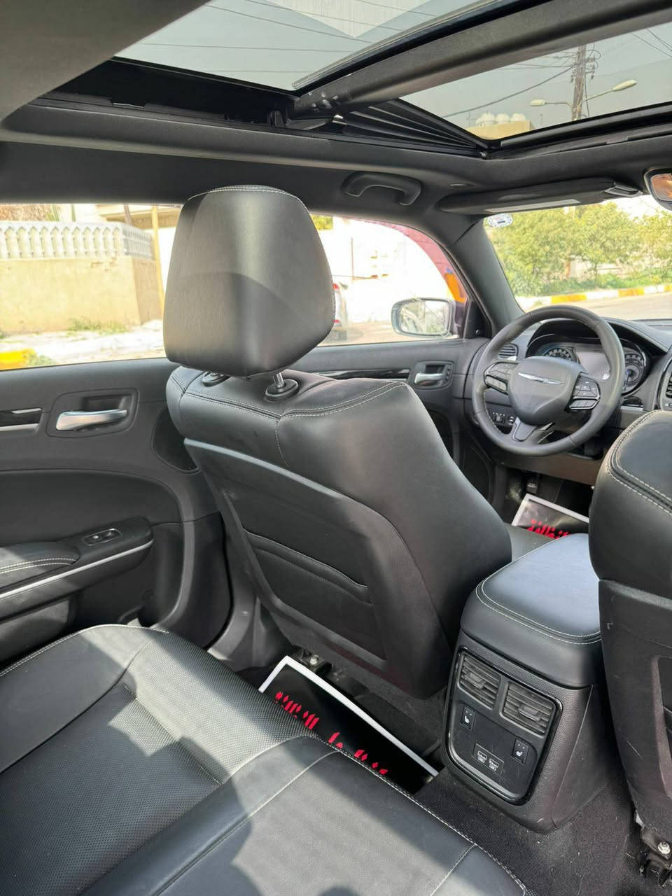 اوباما 2023 فول مواصفات S300 رقم اربيل بأسمي دخول جديد  بانوراما
كرايسلر فئة S300 
ماشية 26
سيارة جديده  جدا. 
• حساس بانوراما     
• 2كشن تدفئة  و استيرن تدفية 
• و لايتات ليد_ويل 20 اينج- 
• شاشة كبيرة و _(تشغيل عن بعد)... 
• حساس امامي وخلفي 
• رادار جوانب    
• سماعات ماركة الباين ودمام خلفي الخ.
• سيرفس 100‎%‎ ، تخم اطارات جديد 
وبعد هواي مواصفات الاوباما 
السعر 285 
موبايل ***********  ابو طيبة 
مكاني بغداد الكاظمية
