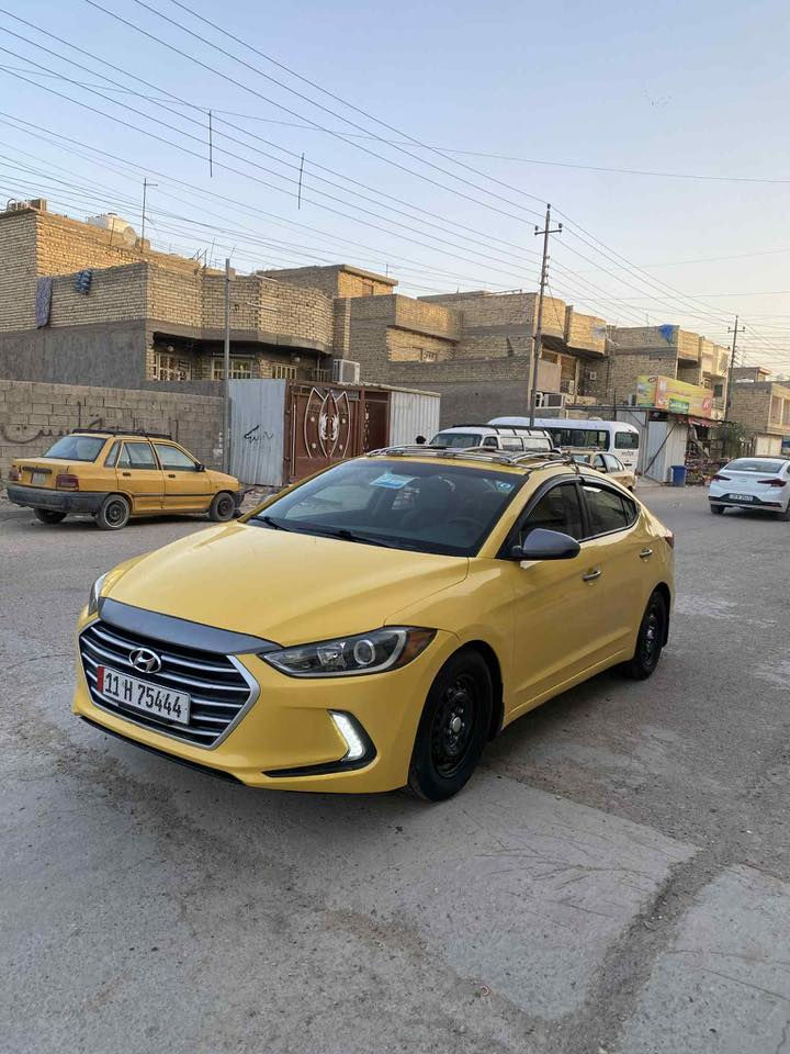 السلام عليكم النترا موديل 2017 وارد امريكي حادثها مرفق بل منشور السياره كله ليبل واحد بدون تبديل بدون دواخل السياره بجم كبس 
مواصفات 
شاشه 
كامره 
تحكم ستيرن جيهتين 
مانع نزلاغ 
ثلاث انضمه قياده 
لد ثلجي 
محرك 2000 دوش لا تبخير و لا تنقيص
كير at المرغوب 
السياره جديده و جاهزه من كل النواحي  رقم بغداد الدولي بسمي مصفره هيه و غرامات سنويه جديده مكان السياره بغداد رقم الهاتف ***********
