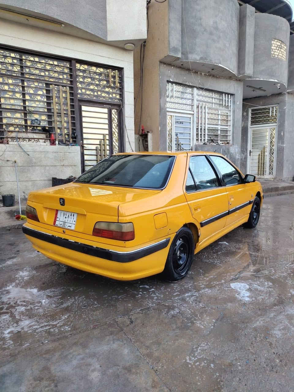 السياره كفاله من الضربه بيهه شوي خياسات بالدواير ولاكطهن مكينه جديده استوني مسويهه كير حداديتهه حلوه تحويل مباشر رقم انكليزي كامل بس تدكه وشرط التحويل للاستفسار *********** شط العرب, البصرة
