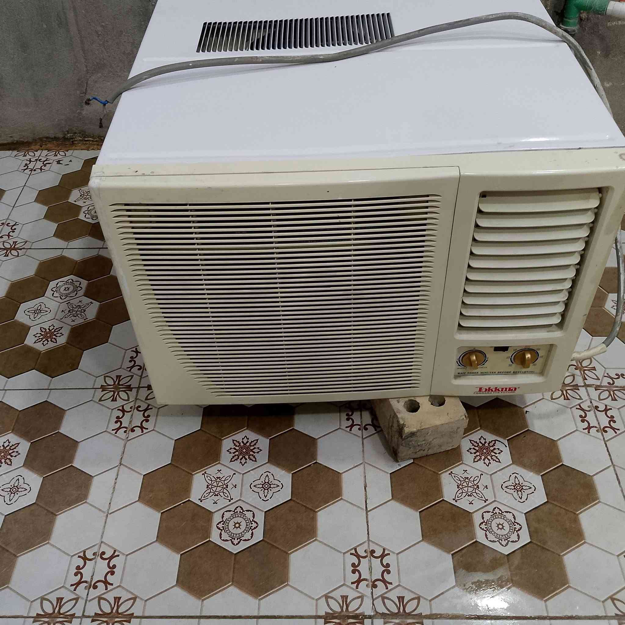لبيع طنين كلش جديد غاز وماطور شركه عل فحص سعر 225لطيفيه ***********
