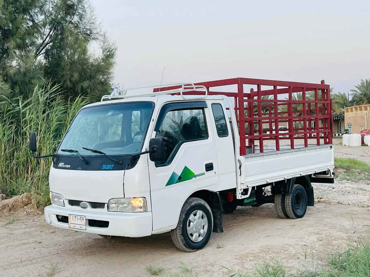 السلام عليكم كيه فونتير للبيع موديل 99 رقم واسط سنويه لل28 مشروع وطني مكفولة كير محرك اكسل شاصي كهربائيات حداديه تخم تاير السياره جاهزه 
السعر 60 وبيه مجال 
المكان// بابل الرقم ***********
