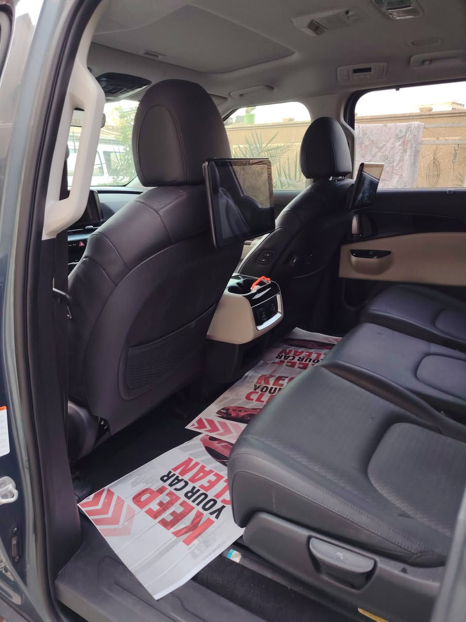 السلام عليكم كيا كرنفال موديل ٢٤ فول مواصفات للاخير ماشية ١٦الف بيهة بس بنيد صبغ فقط للاستفسار واتساب *********** مكاني بغداد السعر ٢٤٠ورقة بدون رقم سونار موجود راسلني ادزلك تفاصيلهة
