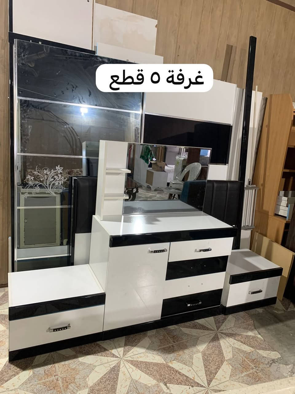 غراض للبيع
العنوان / كاني كردا  الشارع السايدين مقابل المدرسه التركيه 
رقم موبايل ***********
