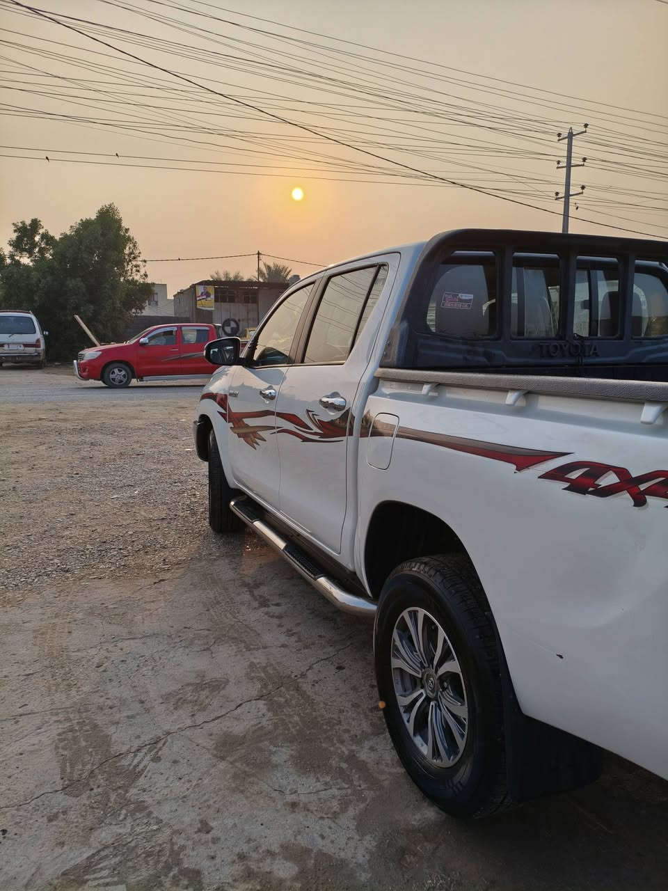 السلام عليكم هايلوكس للبيع موديل 2017سعودي سياره جديده مكفوله من الضربه والتبديل بيها لخه بسيطه كلش موضح بالصوره رقم بابل تحويل مباشر السعر 280وبيها مجال للشراي استفسار اتصال
***********
