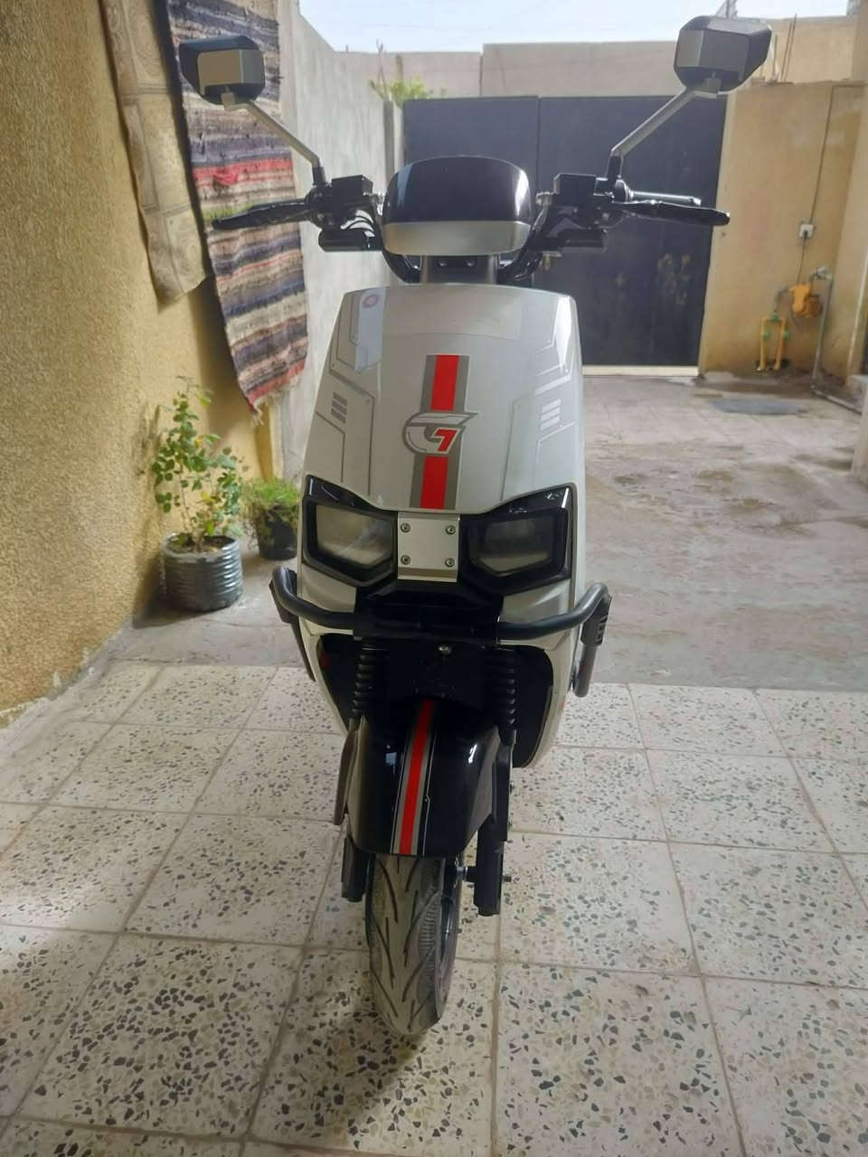 سلام عليكم
دراجة شحن 6 بطاريات ماشيا 3000 ملفها 2000
سويج وبصمة وكرت وامبثري بلادي وبك.... سعرها 650 وبيها مجال ومراوس حسب الرغبة 
مكانها الحصوه أبو غريب *********** بي واتساب
