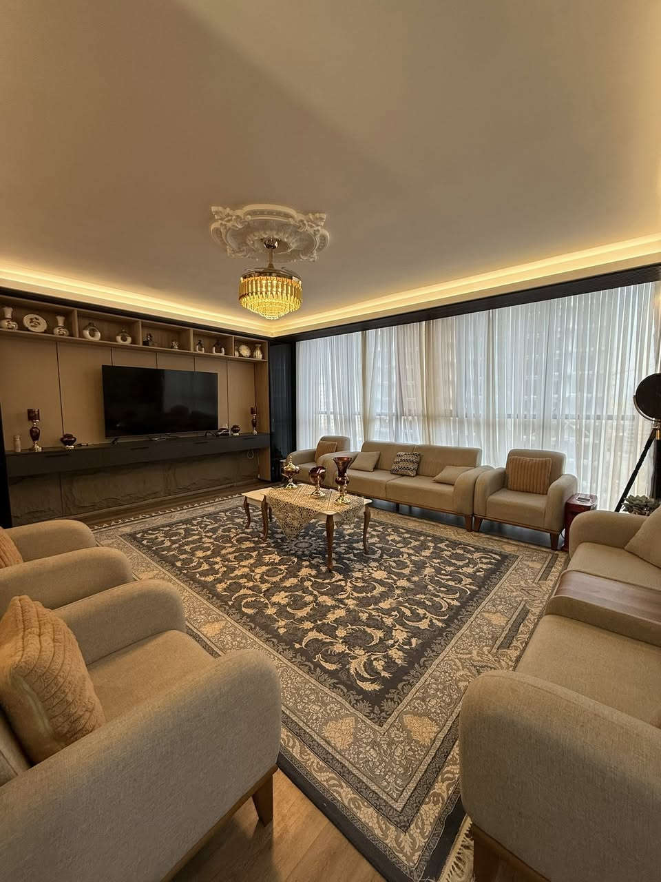 شقه موثثه للبيع في القرية الفرنسية 2
تاور 3
طابق 13 
جنوب شرق بانوراما
للأستفسار اكثر اتصل⤵️
***********📲
***********📲
_________________________________
شقه ب ناف ماليفه بو فروتنى كوندى فرنسي 2
تاور 3
طابق 13 
جنوب شرق بانوراما 
پو پتر پيزانين⤵️
0751434577📲
***********📲
