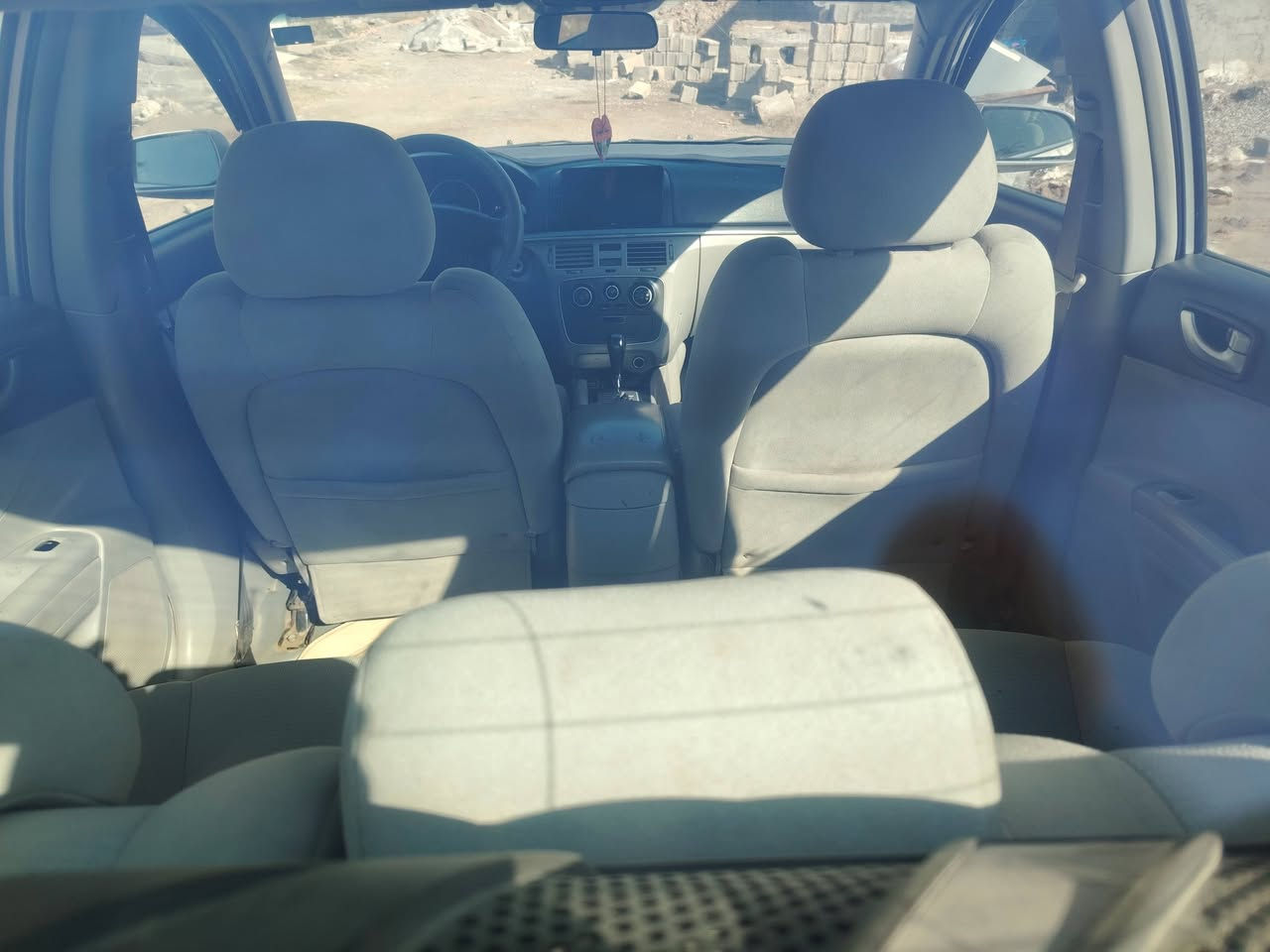 السلام عليكم عندي سوناتا موديل 2008 رقم بغداد انكليزي صبغ حزام صدر جديد كير جديد تخم تاير جديد السعر ٧٩ وبيها مجال بسيط مكان سياره بعقوبه وهذا رقمي ***********
