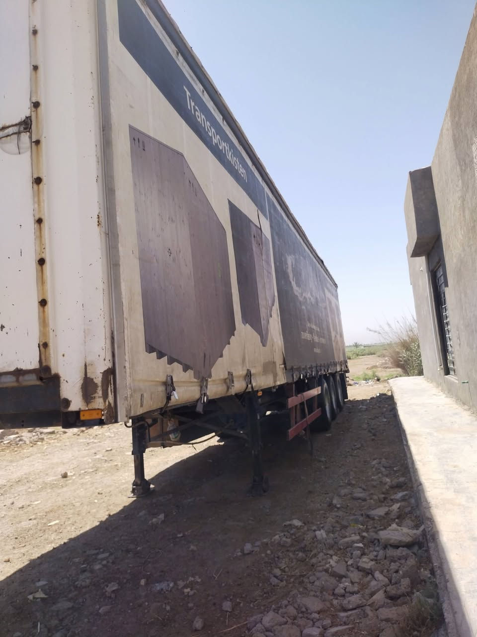 سلام عليكم عربانه للبيع كرونه دناكير بيبي  للستفسار الاتصال على الرقم التالي *********** المكان واسط عزيزيه
