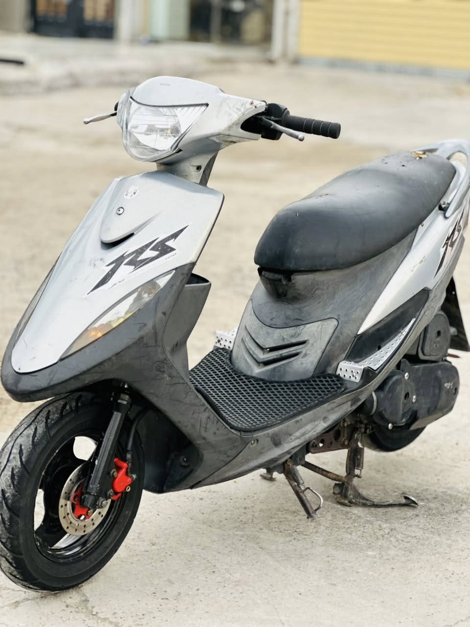 عدله مال رنبه شوفت عينك مصاله فتره من نزلت.  دراجه ختم واحد داخل وخارج ملحه  بالحقيقه  احله. كامله  نقصه بسہ الكاعيه مال باتري القبق فقط. نعومه وشلعه ومعدل فول مكاني بياع تقاطع درويش***********🩶
