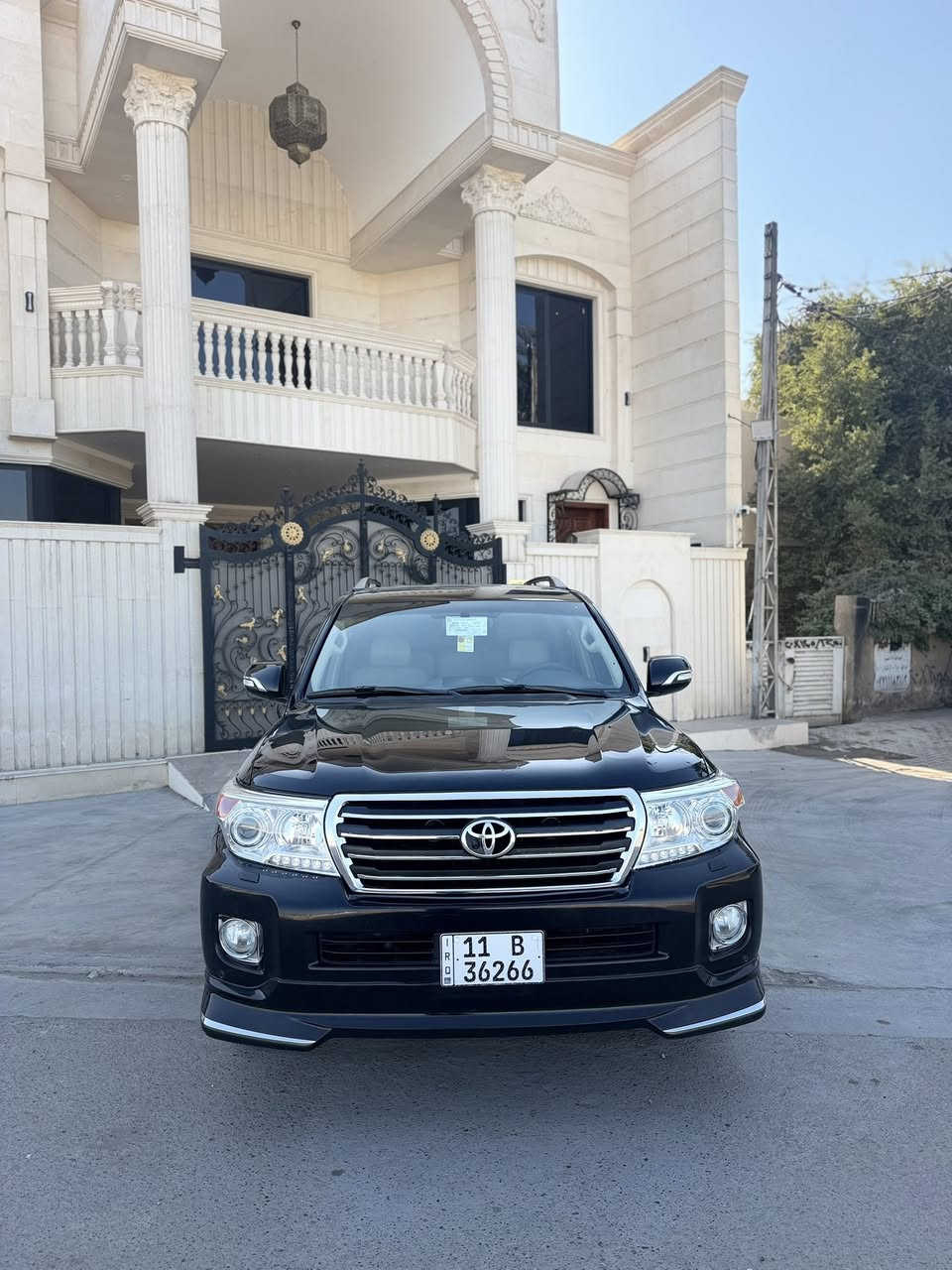 السلام عليكم لاندكروز 2012 بريم كفاله عامه
للبيع سياره جديده جداً بدون صبغ حته الدعاميات بدون فقط بارد جاملغ امامي ايمن ماشيه 172 الف حقيقي شرط الفحص مكينه 4600 V8 المرغوب مواصفات فول البريم معروف ام الطفايه ليزرات ترحيب مري قلاب وشفط كشن السايق كهرباء ثلاث دكم فتحه زراك امامي حساسات امامي خلفي بلادي سياره احله من صور تخم تاير صدر امامي خلفي كله جديد السعر 355 ورقه بيها مجال للمشتري 
للاستفسار *********** مكاني بغداد حيّ القاهرة
