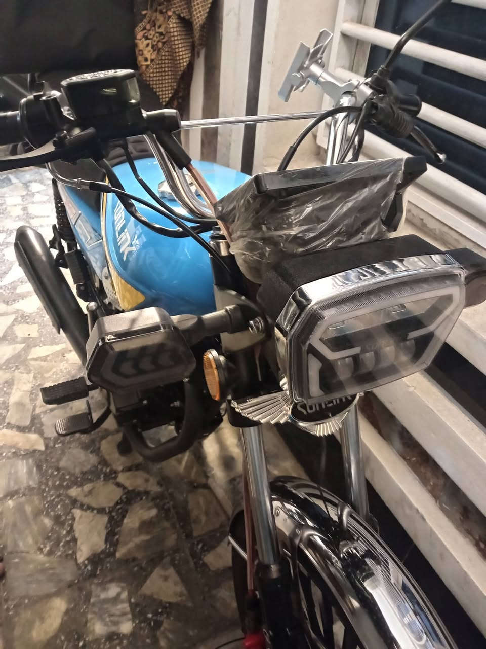 سلام عليكم شباب رايدهة مراوس بقفاز شعدك مراوس ادخلي بغداد فقط ♥️


**إذا كنت صاحب هذا الإعلان وتريد حذفه لأي سبب، رجاءا أرسل رسالة إلى الدعم الفني**