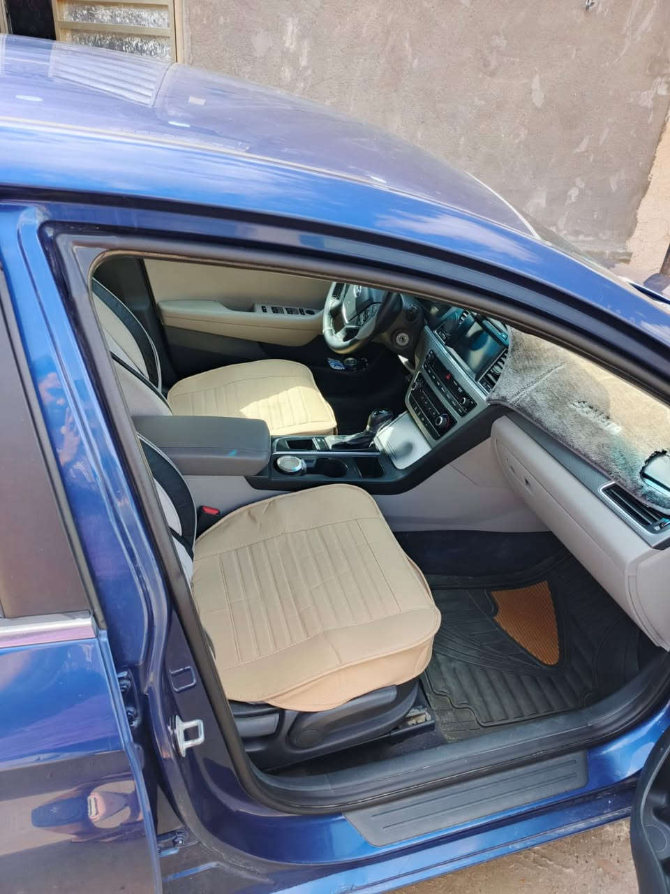 السلام عليكم سوناتا 2016
وارد أمريكي 
بيهة بارد ب جاملغ وباب يعني قطعتين
دوشمه جديده
صدر امامي خلفي كله جديد 
كهربائيات كلهة شغاله 
سياره مناقصهة برغي 
السعر 130 وبي مجال 
هاتف ***********
