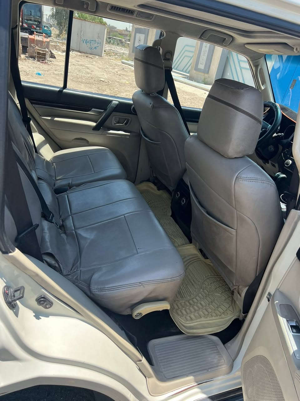 البيع باجيرو حبتور مكفولة من الصبغ موديل ٢٠١٠السعر ١٣٠ الستفسار***********
