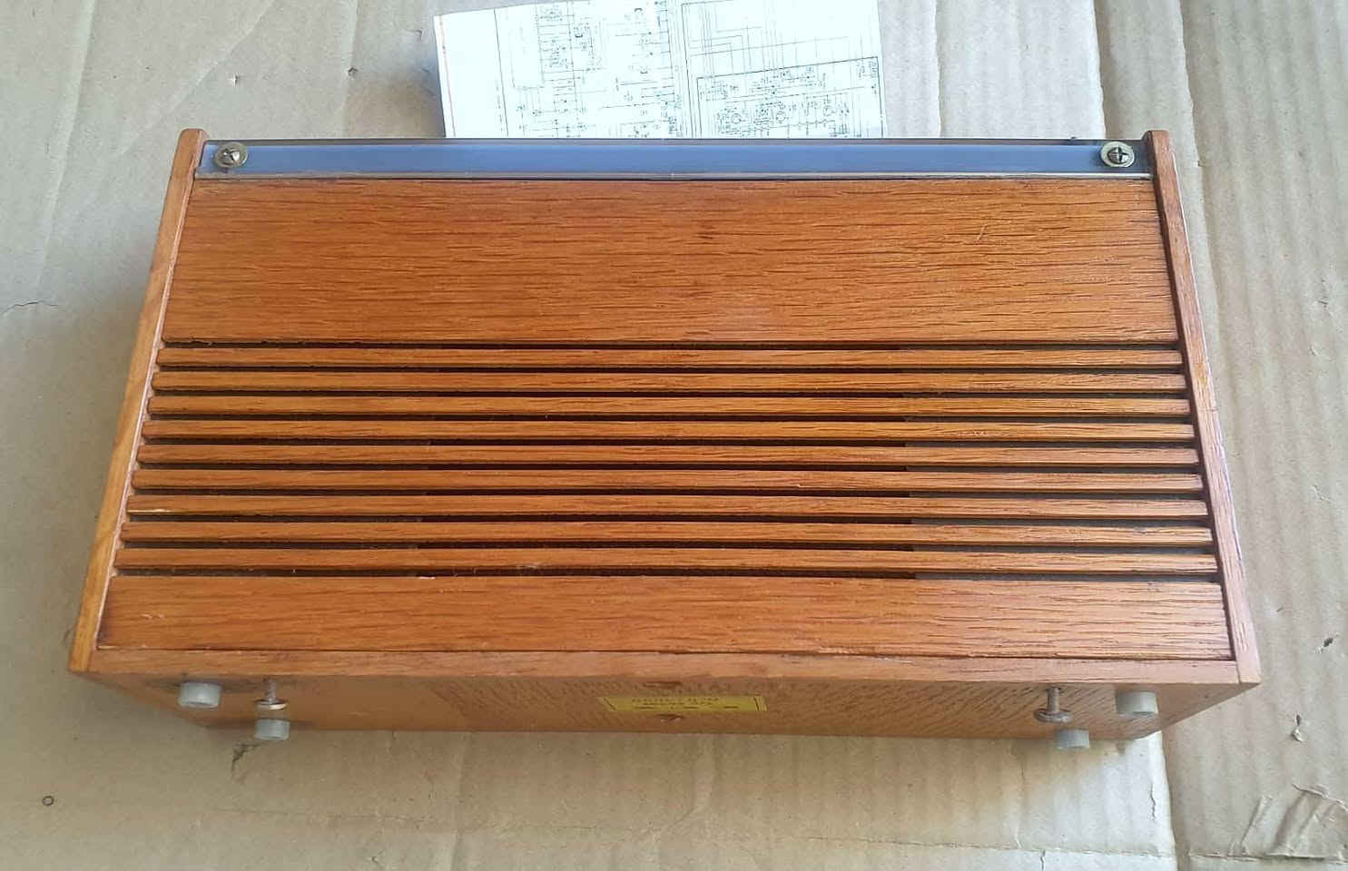 رادیو تحفة 3 موجة FM MW LW ماركة ديوكس الماني  انتاج 1963 یشتغل 4 بطاربات حجم كبير البدن خشب اصلي بالكامل وزن 3 کیلو جهاز جديد بلادي وشغال بالكامل صوت وسحب ممتاز السعر واي استفسار مراسلة خاص


**إذا كنت صاحب هذا الإعلان وتريد حذفه لأي سبب، رجاءا أرسل رسالة إلى الدعم الفني**