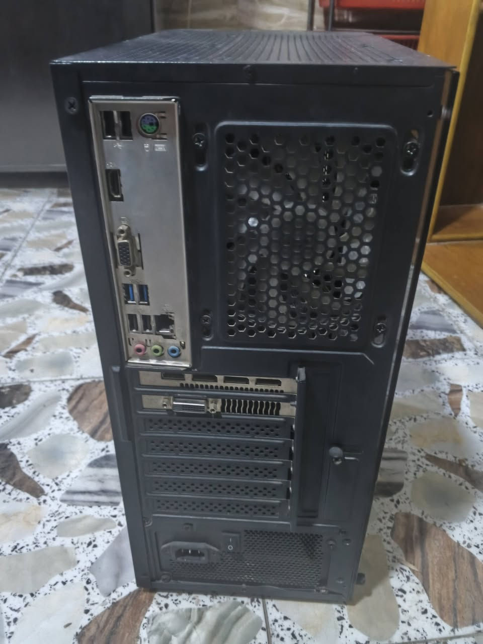 السعر 500 أو بيه مجال قليل 
***********
سلام عليكم pc ار إكس كارت شاشة 580 8جيجا معلاج كور اي 3 الجيل 11f مع مذر بورد  بوh610 ر سبلاي 500واط مبرد عادي مع شاشة 60هيرتز و سماعات ريد دراجون وياه كيبورد أو ماوس
سلام عليكم pc ار إكس كارت شاشة 580 8جيجا معلاج كور اي 3 الجيل 11f مع مذر بورد  بوh610 ر سبلاي 500واط مبرد عادي مع شاشة 60هيرتز و سماعات ريد دراجون وياه كيبورد أو ماوس
