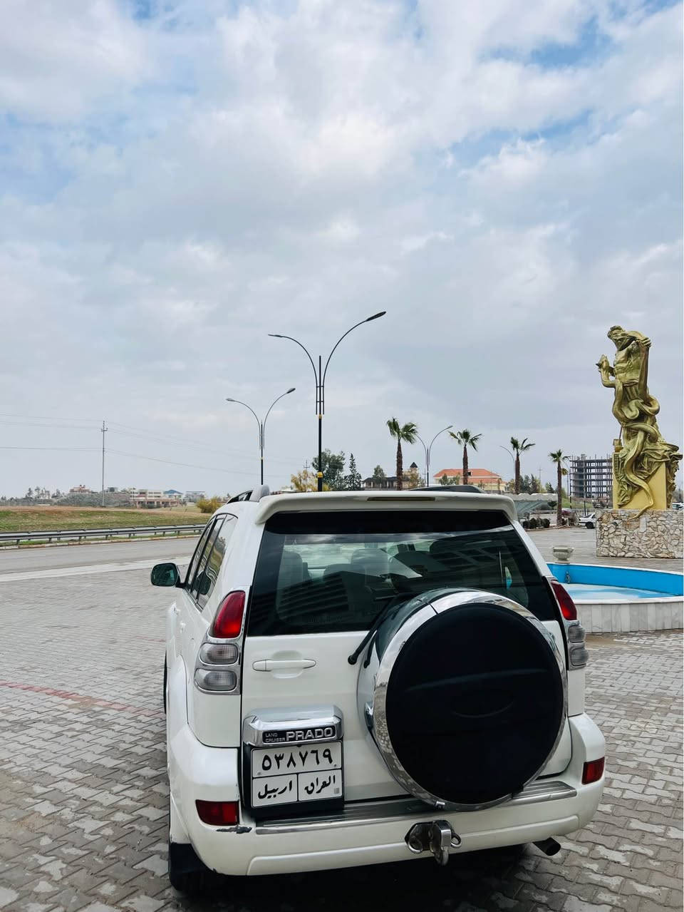 📣 بۆ فرۆشتن: تۆیۆتا پڕادۆ 208 (زۆر پاک)
تۆیۆتا پڕادۆ مۆدێل 2008،  مواسەفات    VX . LlMlTED ,V6
• بۆیاخ: بێ سبووغ  (بەشەرت).
• لێدان: بێ لێدان و بێ چاڵ و پۆک.
• مەکینە: 6پستن، زۆر بەهێز و بێ کێشە (بەشەرتی گێڕ و مەکینە و تەقە و ڕەقە).
• ناوەوە: زۆر پاک و توندوتۆڵە.
•تەبرید مەرکەزی.
•شاشە: کامیرە شکل لەکزیز.
دەبل ئەکسل:   4x4.
•ماوەی رۆیشتن: 312هەزار رۆویشتوە.
📍شوئن هەولئر.

📣 للبيع: تويوتا برادو 2008 (نظافة تامة)
المواصفات:
• النوع: تويوتا برادو موديل 2008.
• الفئة: VX Limited (6 سلندر V6).
• الصبغ: مكفولة من الصبغ (بشرط الفحص).
• الحوادث: بدون حادث، وبدون أي تعديل أو "طخات" (خالية من الشخوط والنقرات).
• المحرك والجير: 6 سلندر، محرك قوي جداً (بشرط الفحص: جير، محرك، صدر، وحدادية "ما بيها أي طقة أو صوت").
• الداخلية: نظيفة جداً ومشدودة (توب نظافة).
• التبريد: تبريد مركزي.
• الشاشة: شاشة وكاميرا (شكل اللكزس).
• نظام الدفع: دبل أكسل (4x4).
• المسافة المقطوعة: ماشية 312 ألف كم.
. 📍 الموقع: أربيل. أربيل, العراق


**إذا كنت صاحب هذا الإعلان وتريد حذفه لأي سبب، رجاءا أرسل رسالة إلى الدعم الفني**