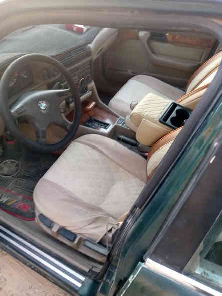 سلام عليكم بي ام دبليو 525محرك وكير نضاف تبريد شغال ترهم نقد وترهم قصد السعر 50مكان السياره بغداد الدوره ***********
