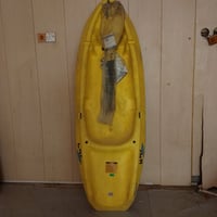 كاياك جديد مع مجاديف بلاستك جودة عالية سعر 350 ألف 07711702578