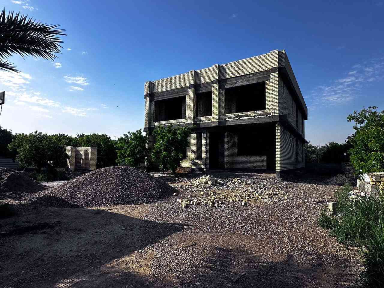 سلام عليكم دونم ملك صرف تحويل طابو الكاظمية
               مطل على نهر 🚣 دجلة 
الوجه الوجه ( ٣٢ متر ) النزال( ٥٢ متر) بلاضافه الى الطريق (٨٣٦ )متر خاص بالارض من ضمن الدونم والتحويل واقع حال الارض بدون الطريق ( ١٦٦٤ متر )  
واصل جميع الخدمات ماء سقي ماء اسالة تبليط كهرباء 
بستان مشجر فواكه حديقه كبيرة موقع مميز سعر جيد 
الموقع بغداد التاجي ضهر معسكر التاجي منطقة الشيخ حمد تفاصيل اكثر اتصل 🗣📲📞( مطل على نهر دجلة) 
***********
           ***********
                    ***********
