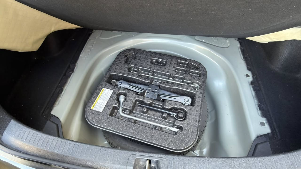 السلام عليكم كورلا موديل 22حادث بنيد فقط 
سياره بعدهي على وضع شركة ماشيه 17الف قابل لزياده 
محرك 1800 رقم ذي قار معوقين وكالة عاامة 
جاهزا للخير تخم تاير وسبير الشركة
ارضية جلد سيارة جديدة جديدة لاشخوط ولا بارد
المكان الناصرية المركز
***********
