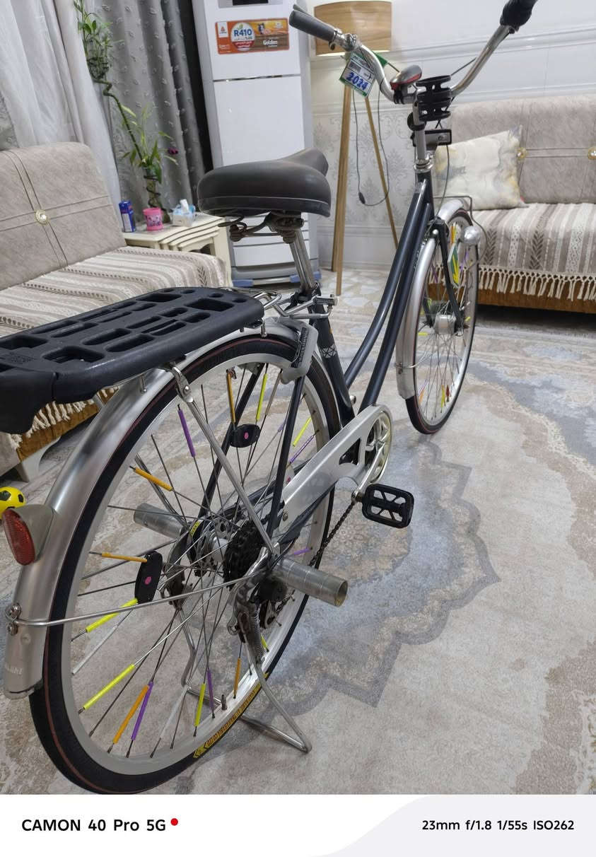 بايسكل للبيع جديد منزله من التميمي بايسكل فول نضافه السعر١٣٠وبي مجال حك الجيه العنوان مركز الحله ورديه شارع٣٠ ***********
