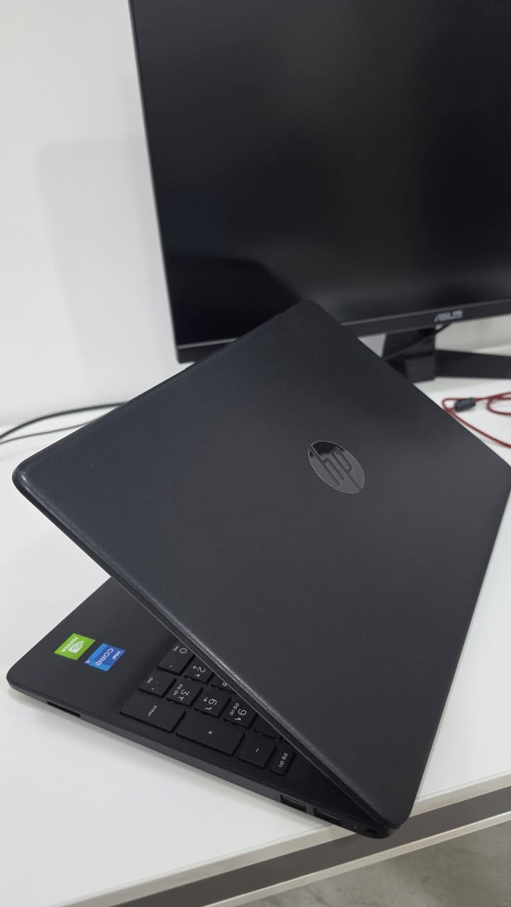 سلام عليكم
لابتوب HP للبيع
معالج Intel Core i5-1135G7 (الجيل 11)
رام 12GB DDR4
SSD 512GB
كرت شاشة NVIDIA 2GB
Windows 11 Pro
شاشة 15.6 إنش

هارد ساندسك 
السعة: 2 تيرابايت (2000GB)
نوع التخزين: SSD   
سرعة القراءة: تصل إلى 800 MBالسعة: 2 تيرابايت (2000

الشاشة مكتوب مواصفاتها في المنشور 

للستسفار اتصل او واتساب 
***********
