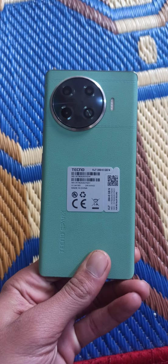 السلام عليكم اخوان جهاز تكنو سبارك 20 برو بلس للبيع نظافه 100% شرط الفحص ب 250 الف وبيه مجال قليل العنوان ميسان العماره ***********
