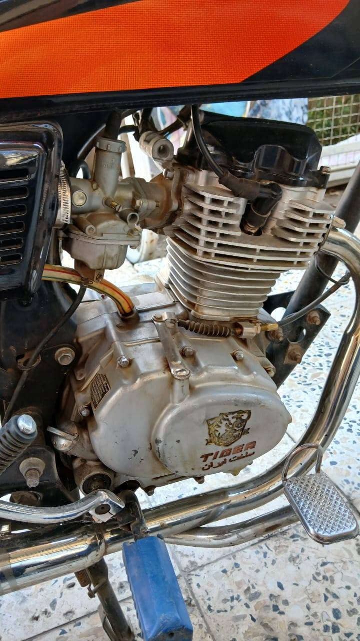 السلام عليكم
دراجة تايكر 2018 للبيع

مكينة ناعمة
 شلعة و معدل فول 
بيهة نقوصات كلش بسيطة
 كهربائيات كله جديد تانكي جديد عينة جديدة كابريتر جديد 
الدراجة نظيفة نقصهة بس باتري و تربط الكهربائيات 

العنوان ديالى بعقوبة التحرير

السعر 300 الف و بيهة مجال 

متوفر خاص      و        واتساب ***********
