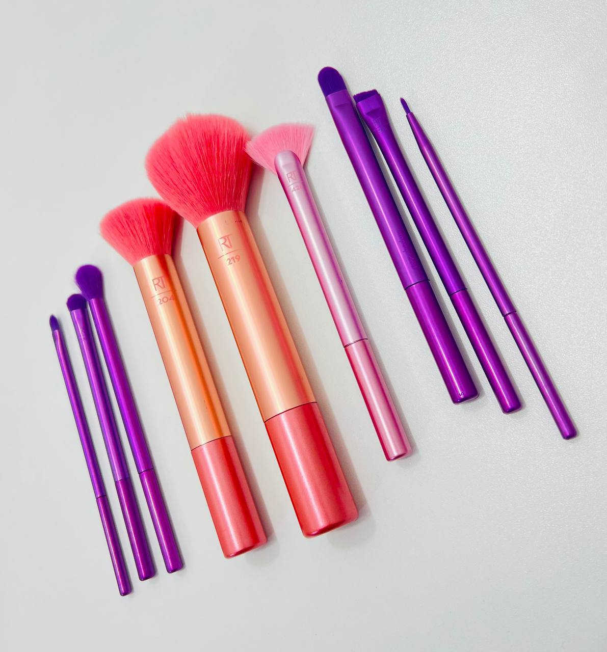 ريل تيكنيكس ⋆⭒˚.⋆🤚🏻🍡𐙚 💬 ⊹₊⋆
 مجموعة فرش انستا ارتيست للوجـة والخدود والعينين، مجموعة فرش مكياج لكريم الاساس واحمر الخدود والبرونزر والكونسيلر وظلال العيون، ادوات مكياج احترافية عالية الجودة، مجموعة من 9 قطع. 
الكوالتـي جداً عالي✨
الملمس ناعـم على الـبشـرة ✨
﹏﹏﹏﹏﹏﹏˚ 𓇼𓈒𓏸🎅🏻⋆⭒˚♥𓇼


**إذا كنت صاحب هذا الإعلان وتريد حذفه لأي سبب، رجاءا أرسل رسالة إلى الدعم الفني**