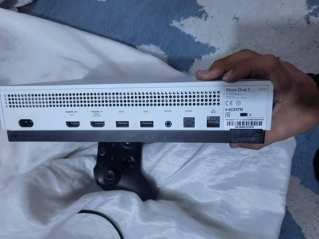 الجهاز مكفول لوك ستيكر ممفتوح ولا مصلح ولامنضف ويجي وياه العاب حصرية مالps5
call of duty mwII
tomp rider shadow
assassin's creed originals
وبنسبة للجويستك اصلية مال وان اكس رجاج قوي وسعر جهاز 150 قفل لان مستعجل على فلوسة مكاني دورة حي اسيا رقمي ***********
