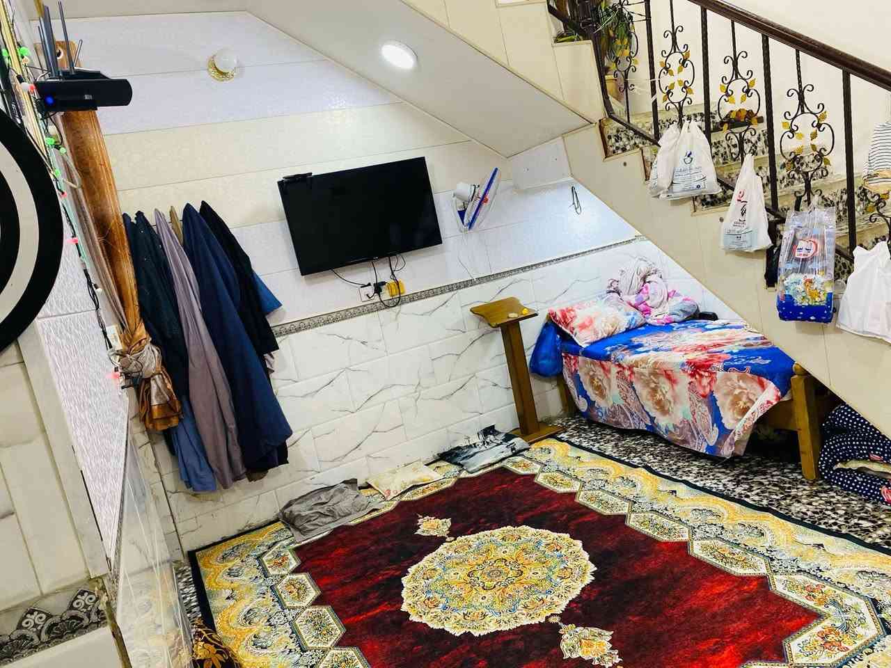 بيت للبيع المساحة ١٠٠متر  في منطقة الشعب شارع عدن خلف متوسطة صلاح الدين للمعلومات اكثر الاتصال على الرقم ***********
